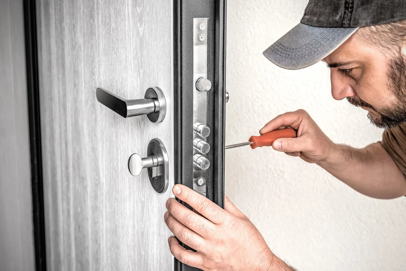 Serrure multipoints d'une porte blindée vérifiée point par point à Louveciennes (78430)